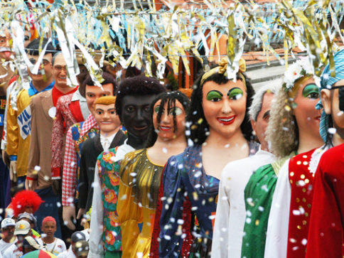 Carnaval vai movimentar R$ 6,78 bilhões e gerar 23 mil vagas em todo o Brasil