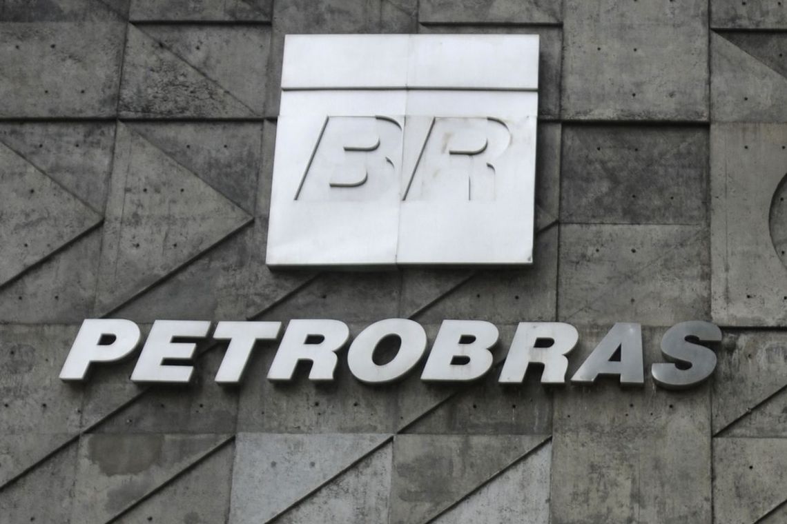 Petrobras investe em painéis solares flexíveis como forma de energia