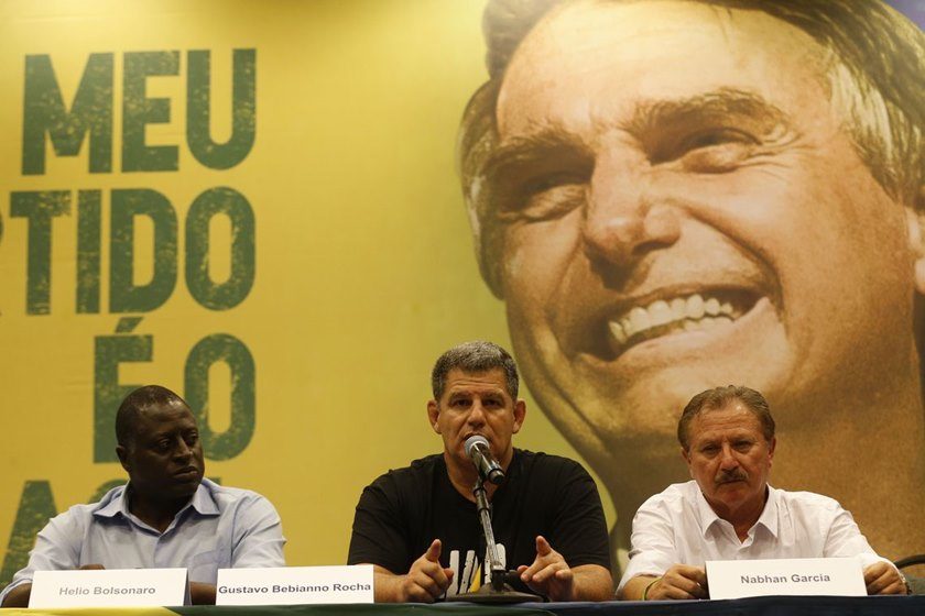 Istoé revela "bombas" guardadas por Bebianno para implodir governo Bolsonaro