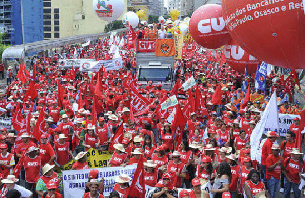 Bolsonaro edita MP que acaba de vez com imposto sindical obrigatório