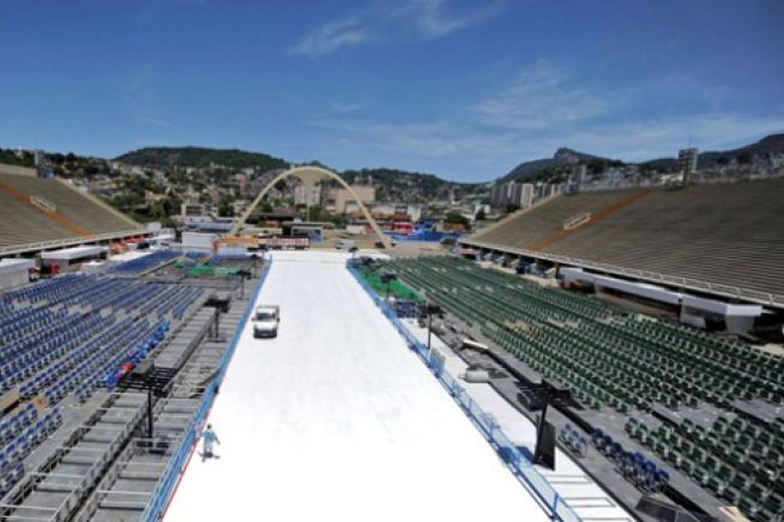 Sete escolas desfilam hoje no sambódromo do Rio de Janeiro