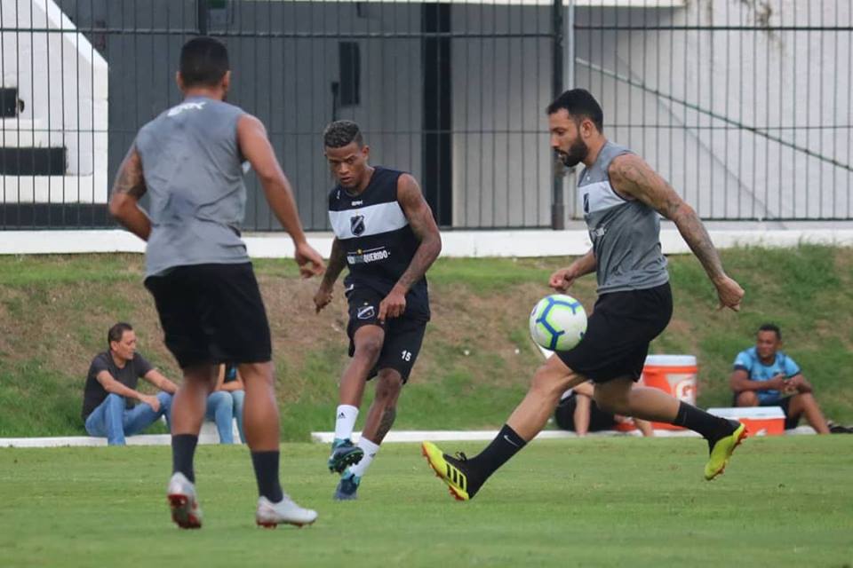 ABC encerra preparação para Copa do Brasil com trabalho tático no Frasqueirão