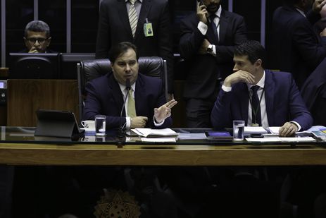 Maia defende que benefício a idosos pobres fique fora da reforma da Previdência