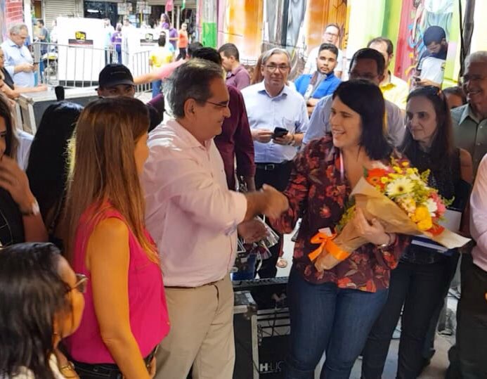 Reaproximação: Álvaro Dias faz homenagem a mulher de Carlos Eduardo