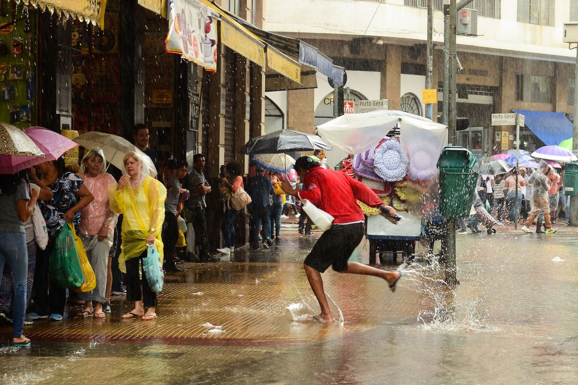 Fecomercio estima em R$ 45 milhões prejuízo com chuva em São Paulo