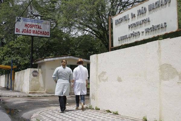 Servidores do Hospital de Macaíba e João Machado sofrem com falta de alimentação