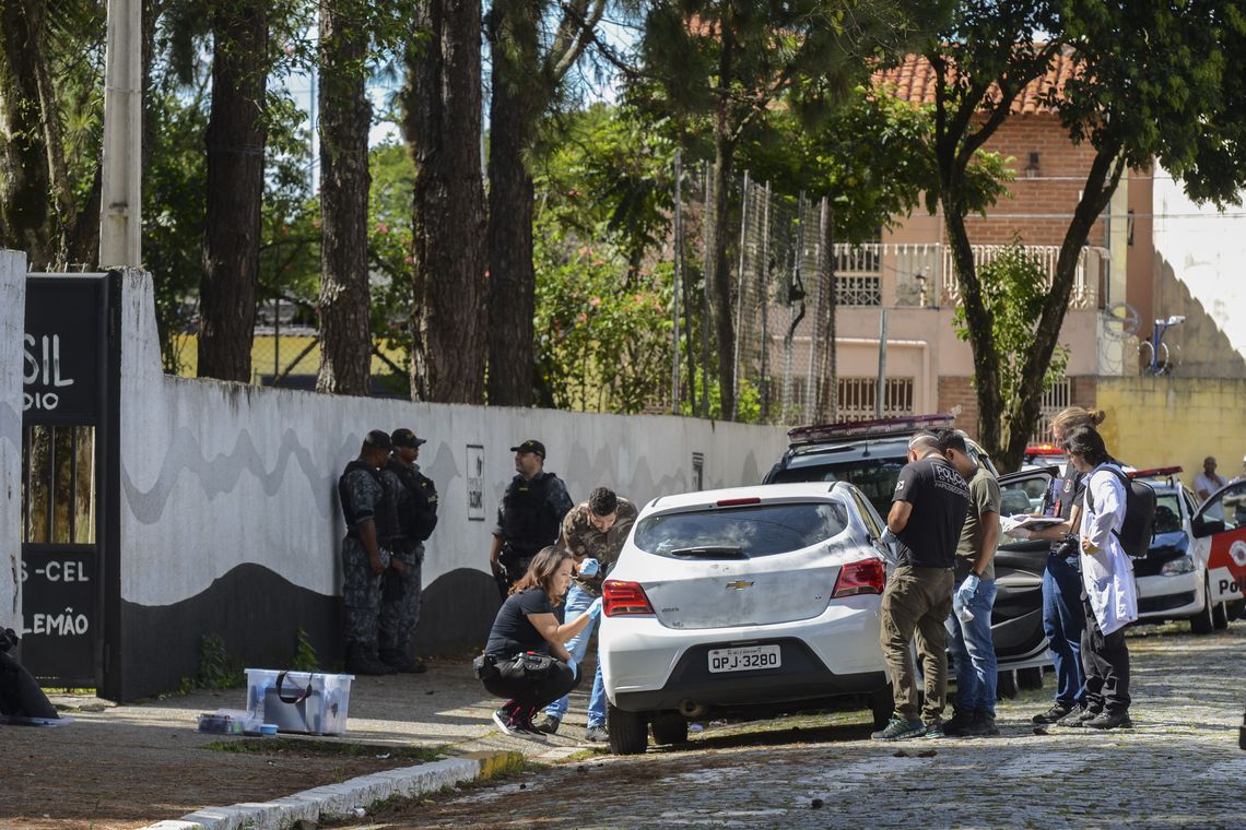 Após tragédia em Suzano, polícia tenta descobrir motivação e detalhes do crime