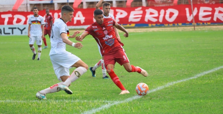 Na briga pela liderança, Potiguar vence Globo por 2 a 1