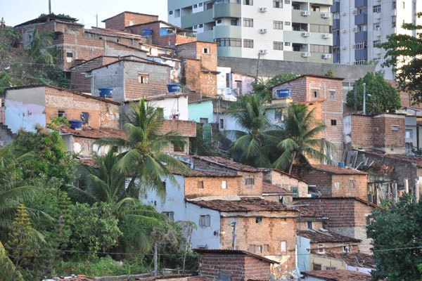 Risco: Justiça determina desocupação de imóveis na Comunidade  do Jacó