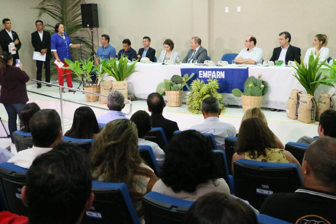 Governo lança calendário com 15 feiras agropecuárias pelo interior do Estado