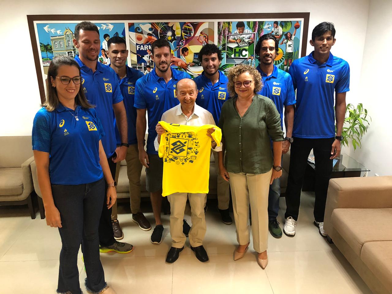 UNI-RN recebe atletas do vôlei de praia para bate-papo com alunos