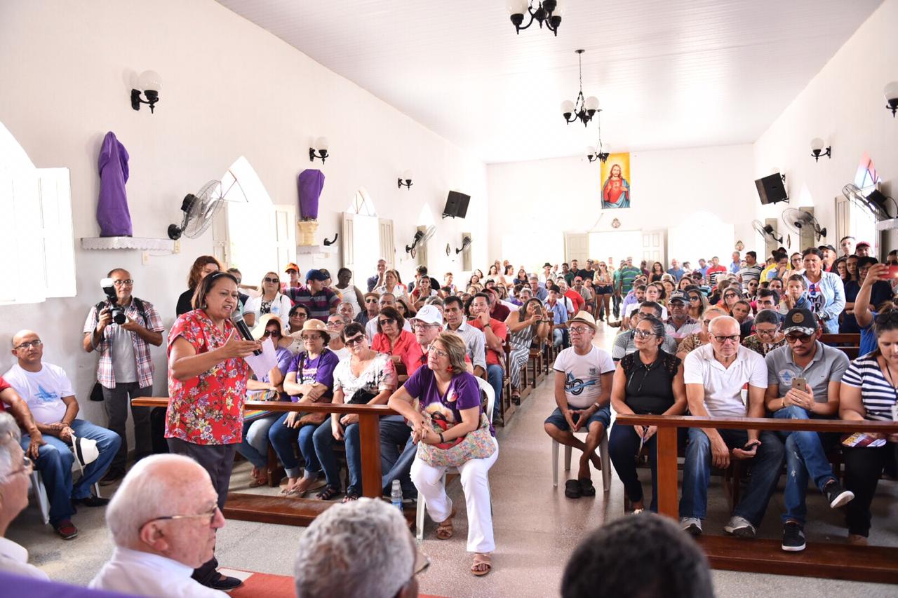 "Água é vida e não pode ser privatizada", diz Fátima Bezerra no Seridó