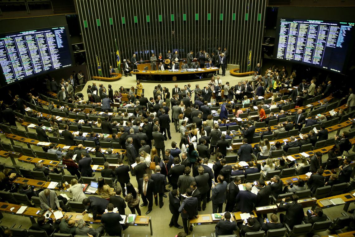 Deputados aprovam PEC do Orçamento Impositivo; texto vai para o Senado