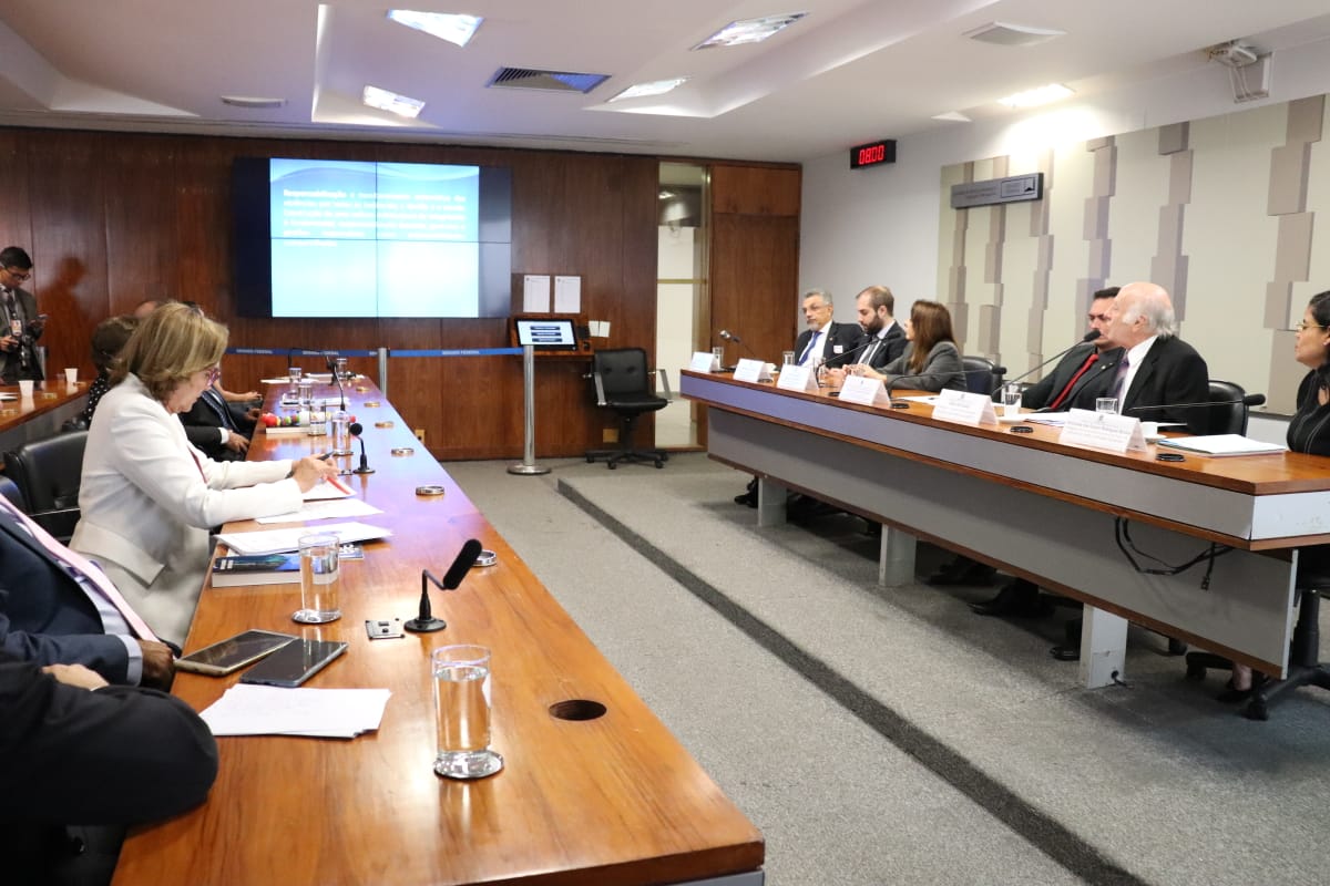 Zenaide defende ensino integral para combater violência nas escolas