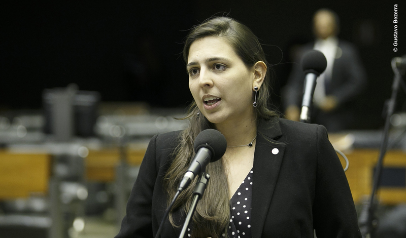 Natália Bonavides também vai para evento nos EUA onde Fátima realizará palestra