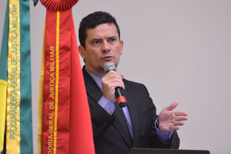 Moro critica omissão de governos do PT no combate à corrupção