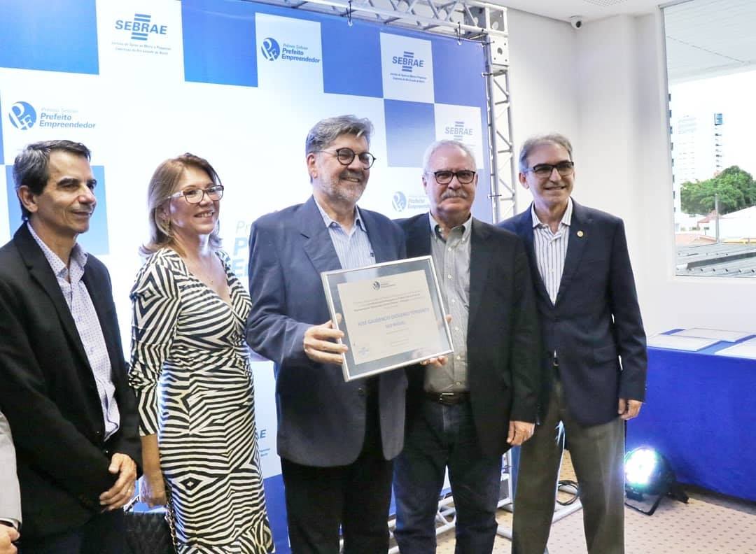Zé Gaudêncio destaca participação de São Miguel no Prêmio Prefeito Empreendedor