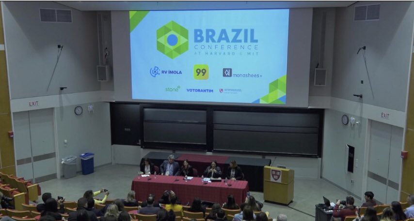 Nos EUA, Fátima Bezerra diz que liberdade na educação brasileira está em risco