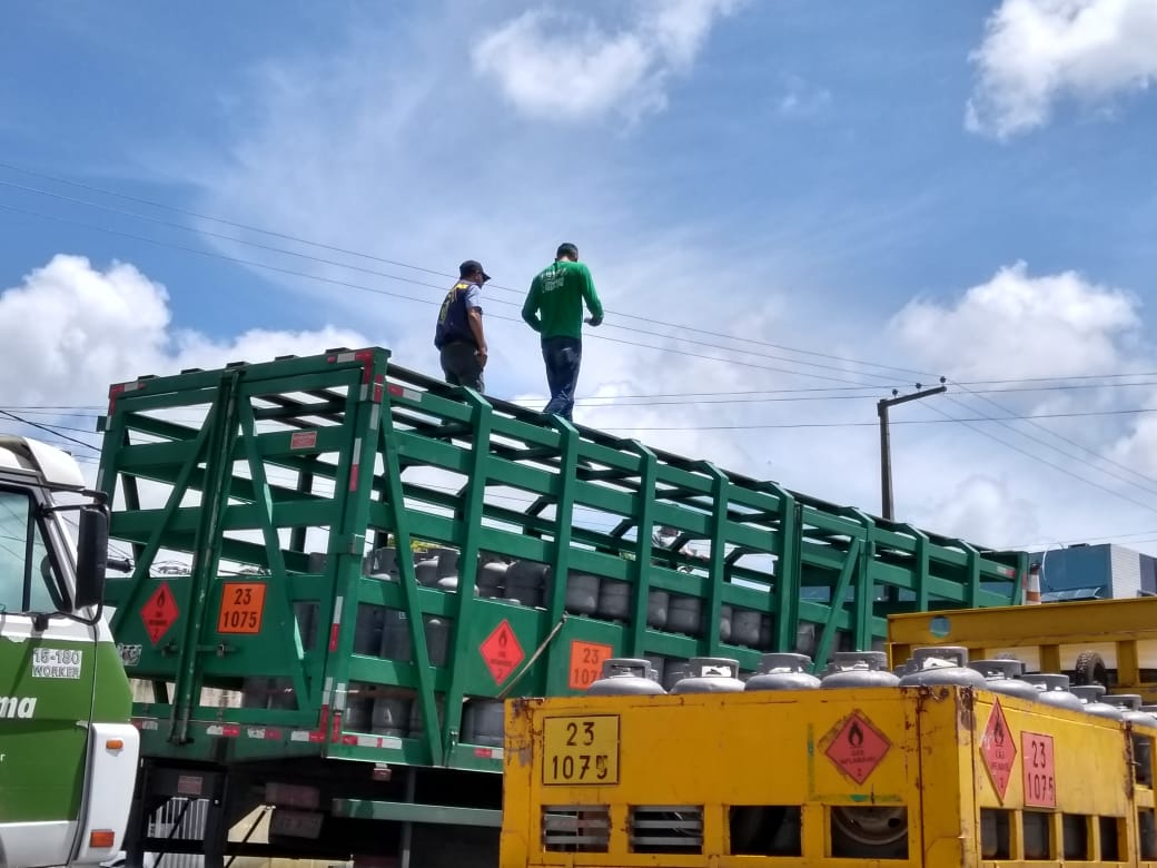 Operação apreende R$ 1,3 milhão em mercadorias irregulares na divisa do RN