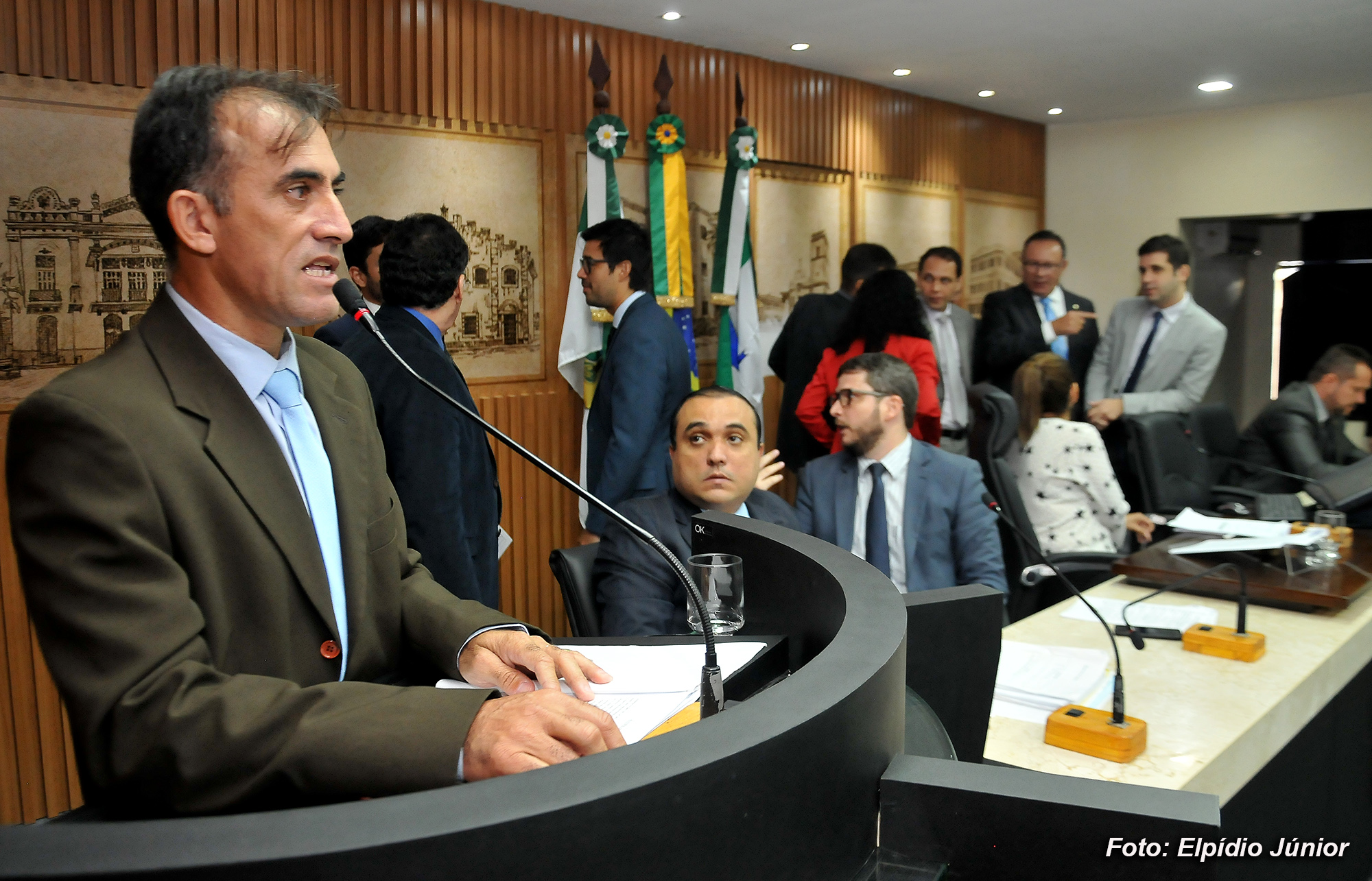 Moção de repúdio contra bancada federal tem apoio de 26 vereadores de Natal