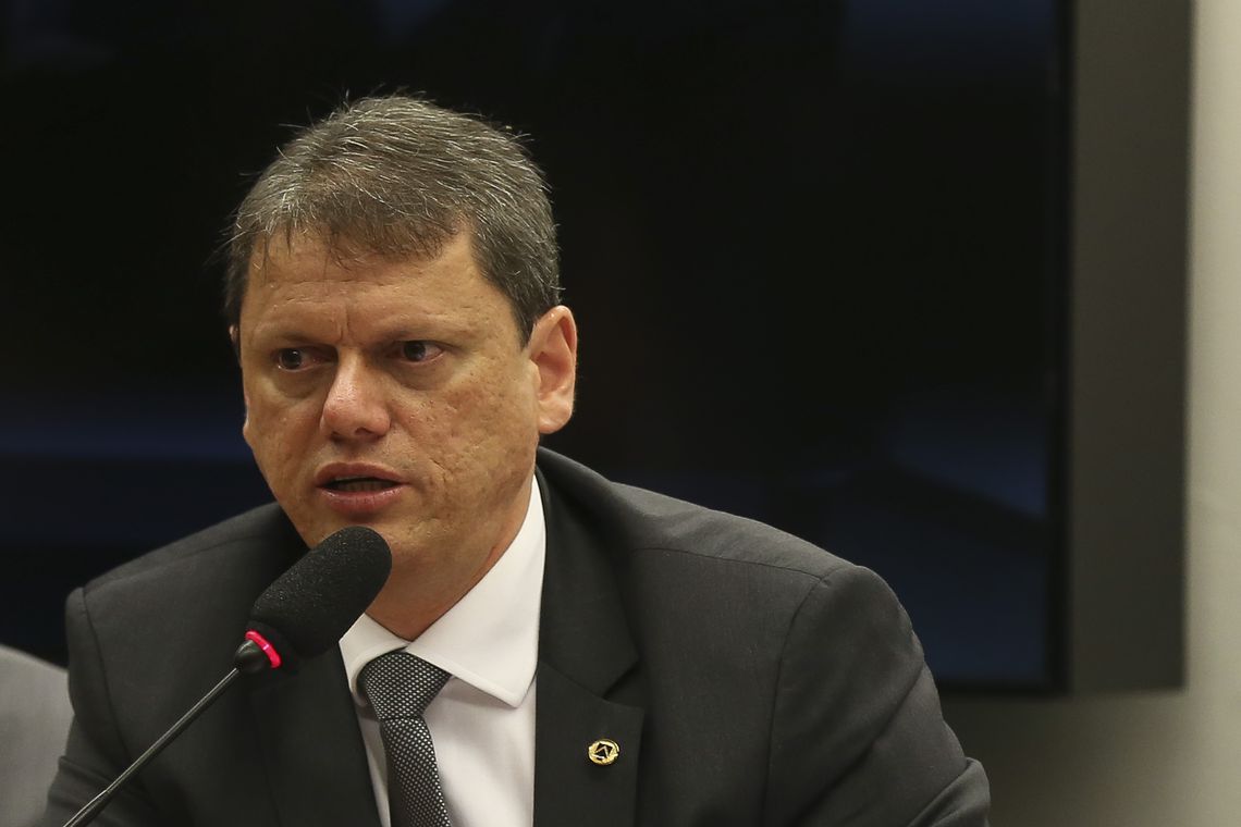 Ministro comemora 23 leilões nos primeiros 100 dias do governo