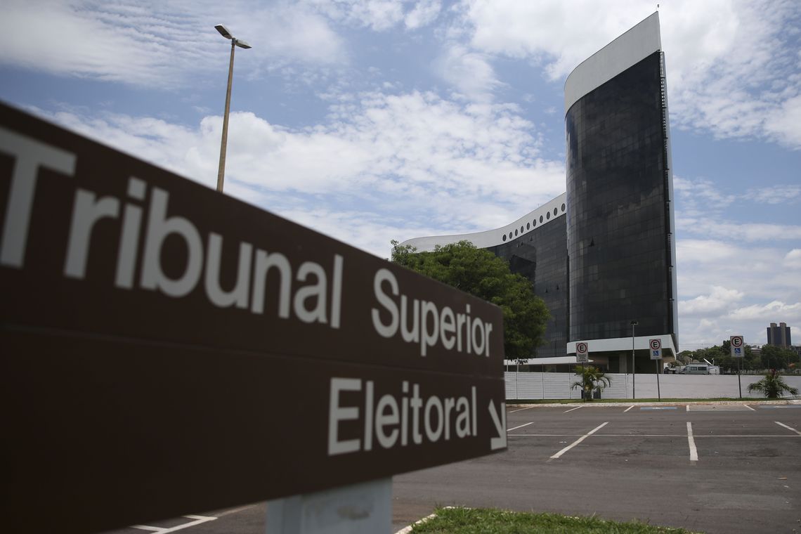 TSE reprova contas partidárias do PT relativas a 2013