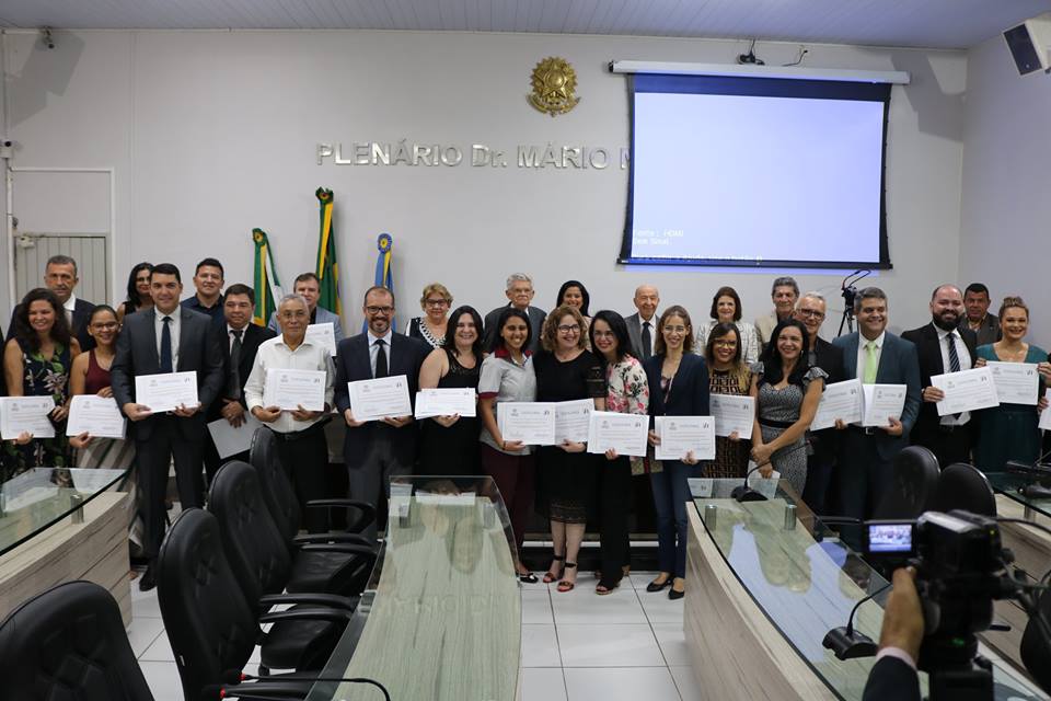 Solenidade homenageia os 20 anos de Fundação do UNI-RN