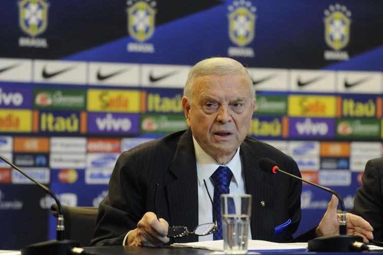 José Maria Marin é banido do futebol e pagará multa de R$ 3,2 milhões