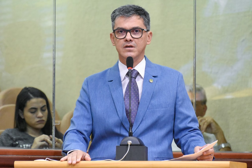 Azevedo: "É notória a capacidade do Governo em fazer uma trapalhada toda semana"