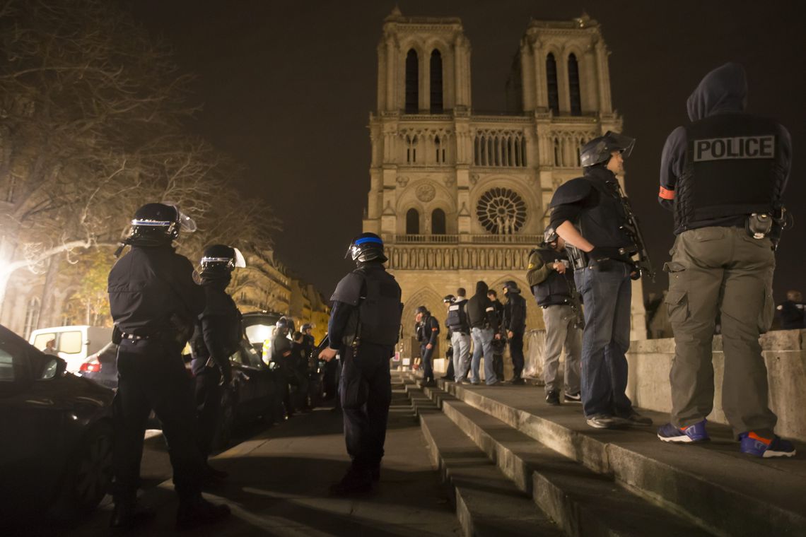 Povo francês se une para reconstrução da Catedral de Notre-Dame