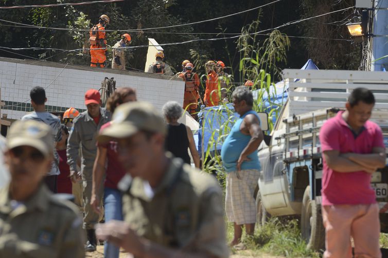 Suspeitos de construir prédios que desabaram na Muzema estão foragidos