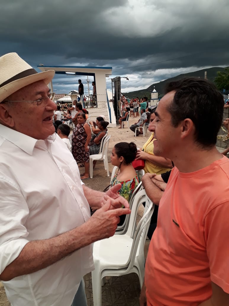 Vivaldo visita Carnaúba dos Dantas e acompanha espetáculo da Paixão de Cristo