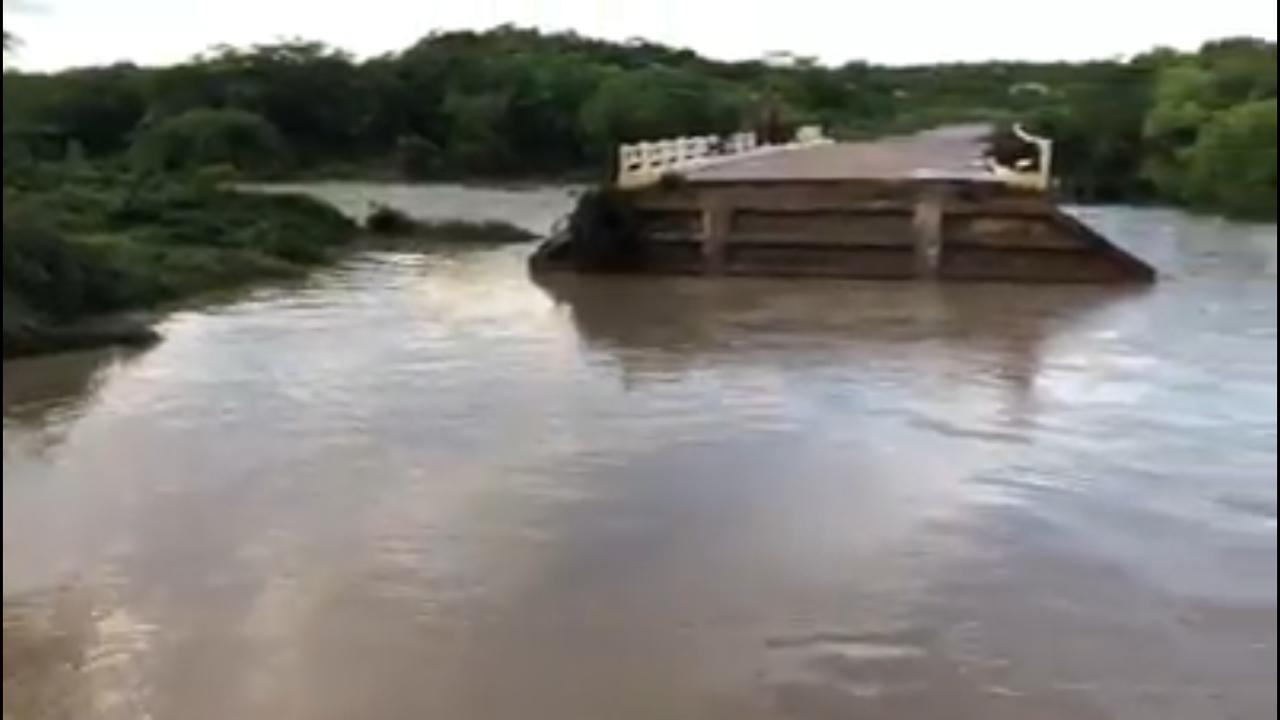 (VÍDEO) Com Santana do Matos isolada, prefeito pede obras de urgência ao Governo