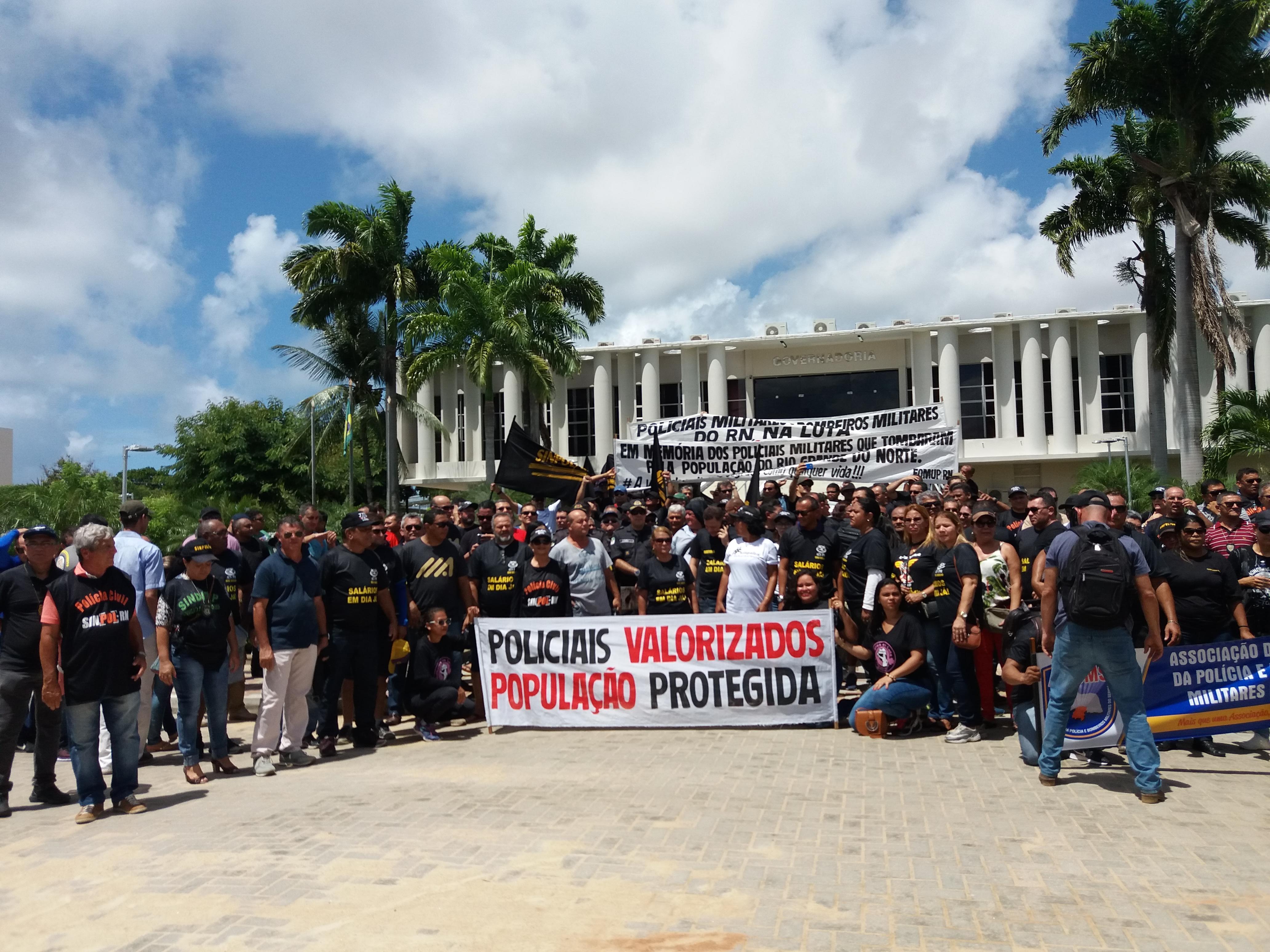 "Tolerância de servidores da segurança chegou ao limite", diz Associação de PMs