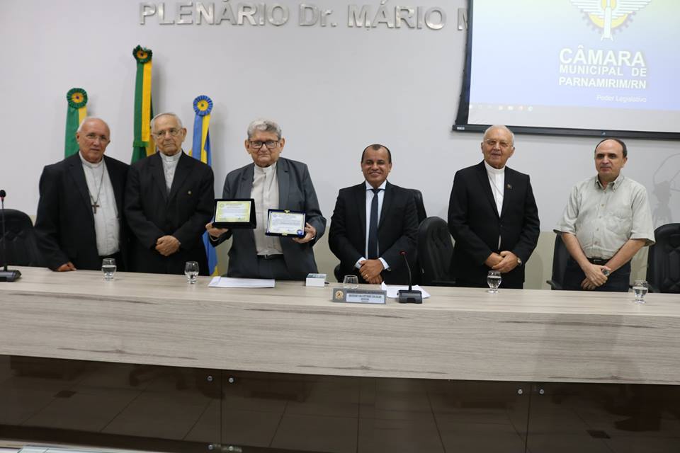 Câmara homenageia os 54 anos de Sacerdócio do Padre João Medeiros Filho