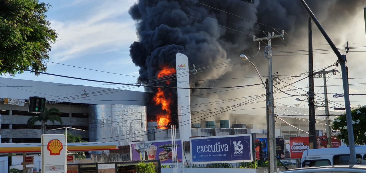 Midway Mall permanecerá fechado nesta segunda e reabertura ainda está indefinida