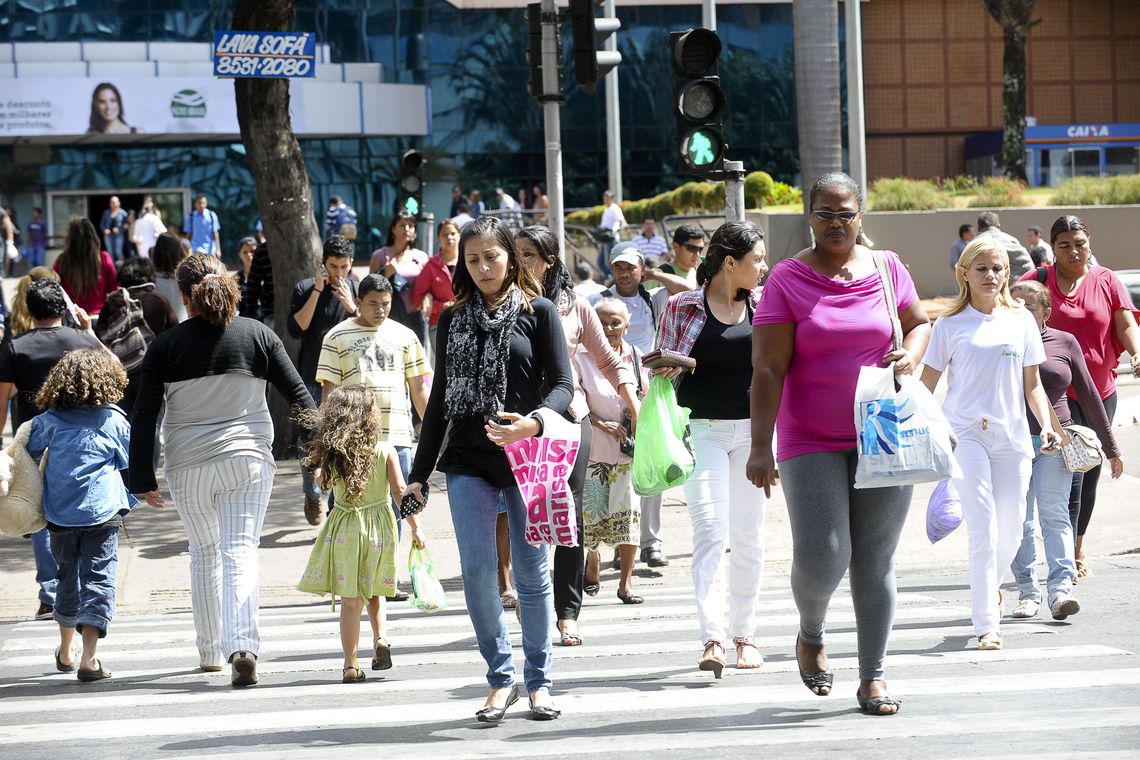 Taxa de desemprego fica em 12,7% no primeiro trimestre do ano