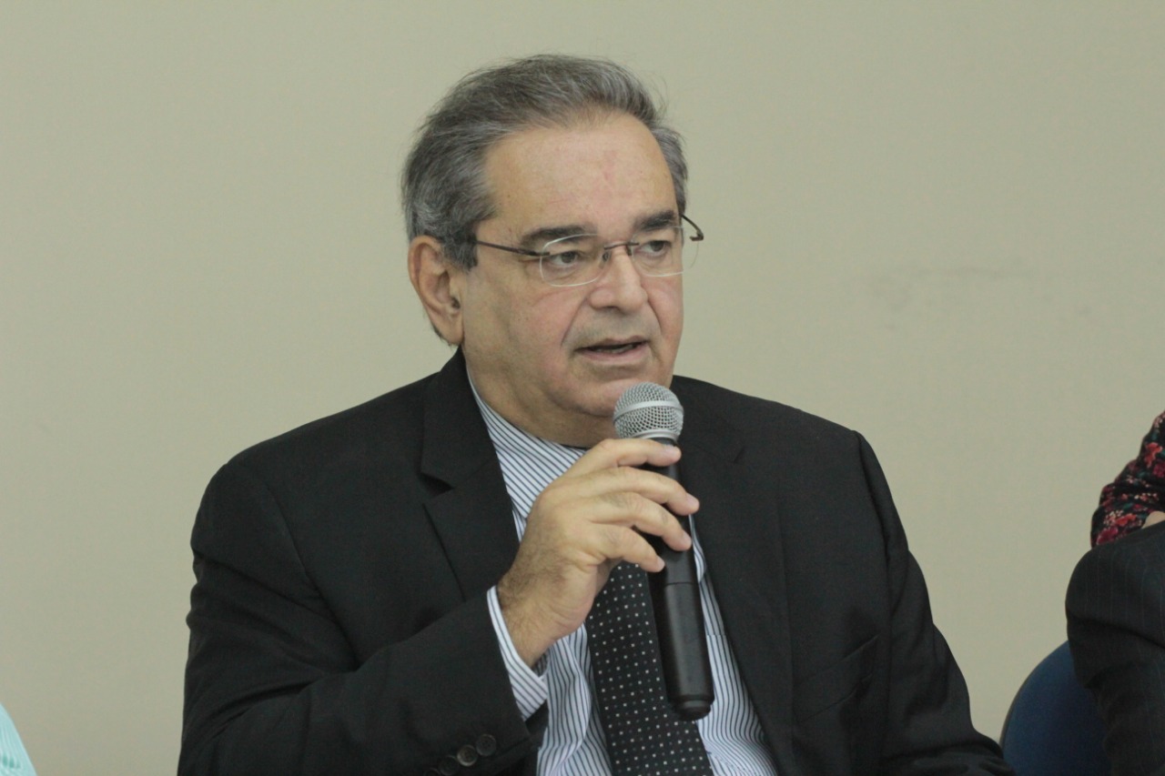 Prefeito de Natal anuncia cortes e meta de economizar R$ 1 milhão por mês