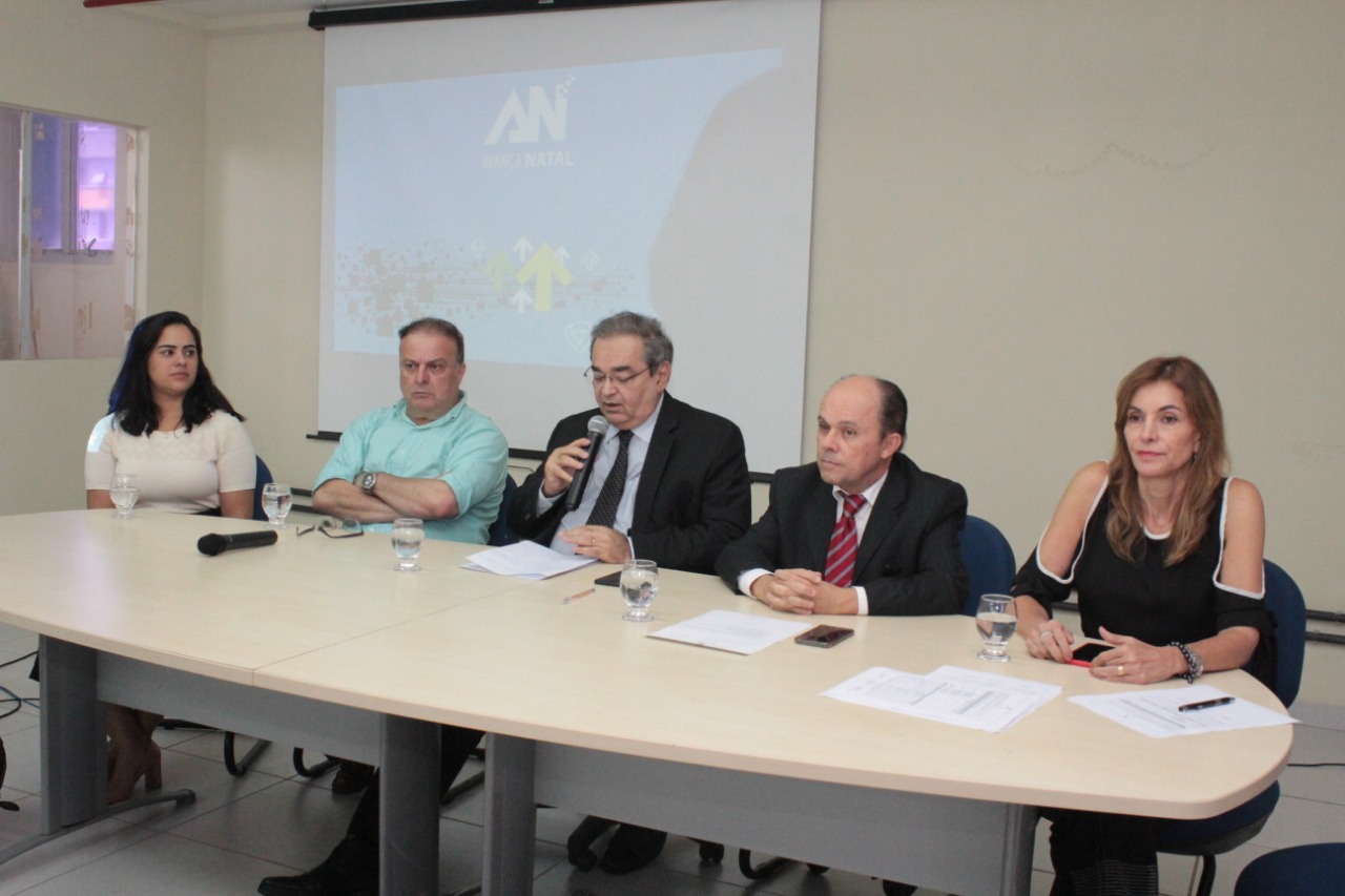 Álvaro confirma que reduzirá secretarias: "Precisamos nos adequar a realidade"