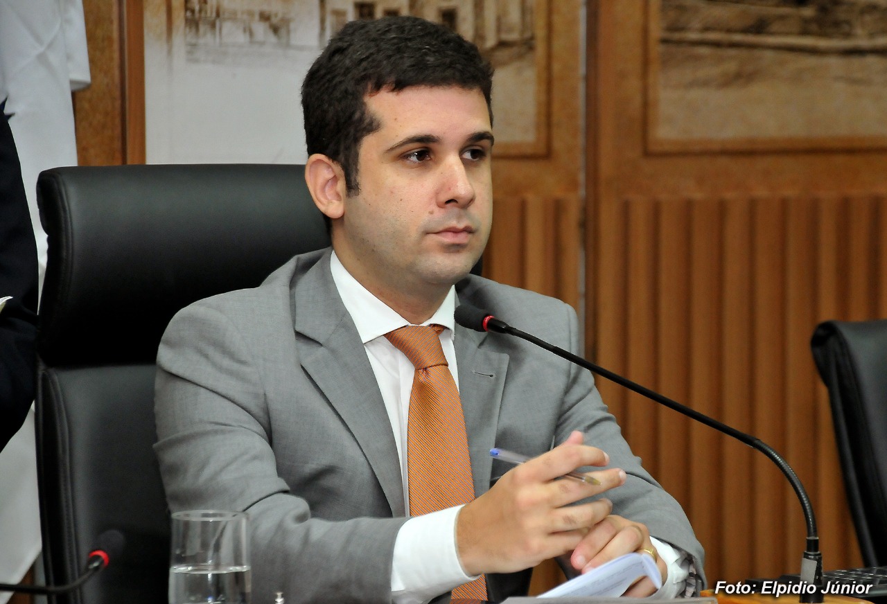 Câmara Municipal aprova projeto para coibir o uso de drogas e álcool por criança