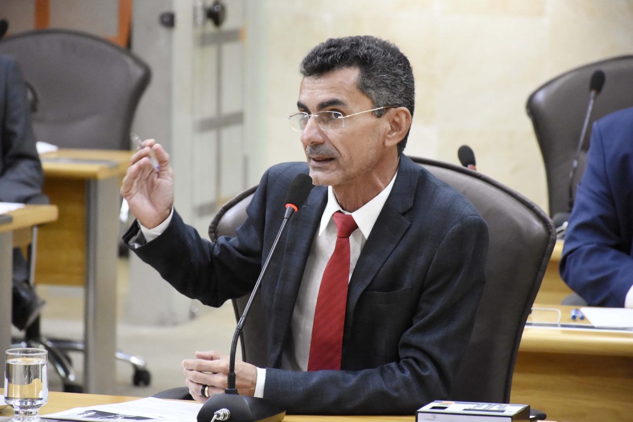 "Sem repasses federais é impossível termos educação de qualidade", diz petista