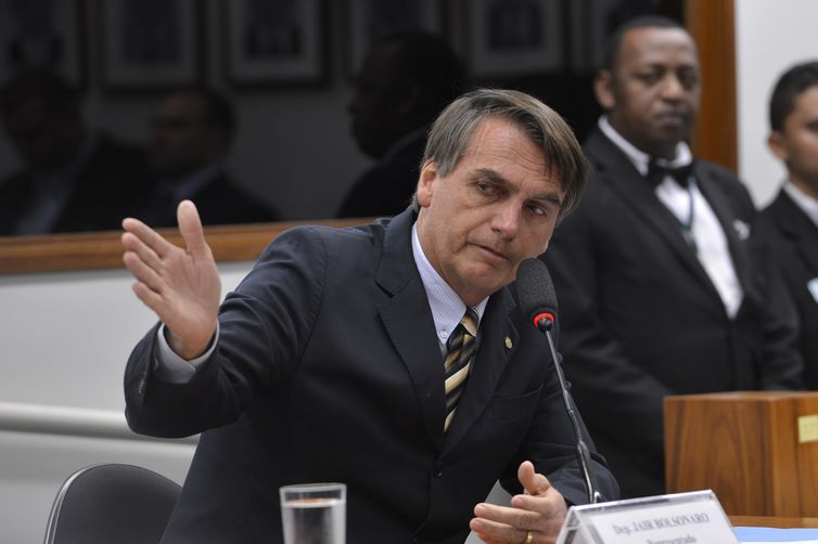 Bolsonaro rejeita regulamentação da mídia no Brasil