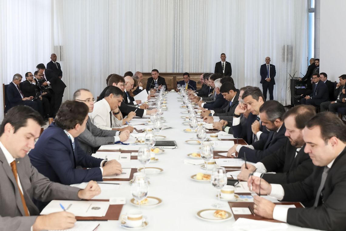 Bolsonaro reúne ministros para avaliar ações e discutir prioridades