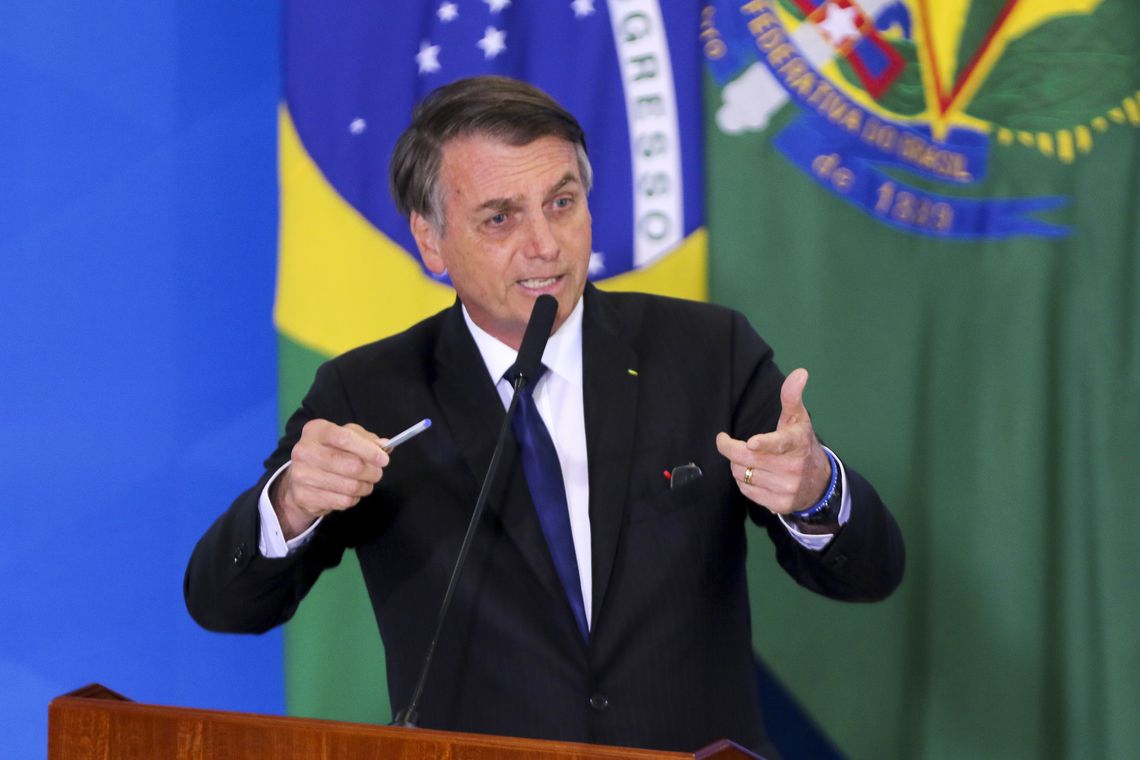 Bolsonaro toma café da manhã com governadores e senadores