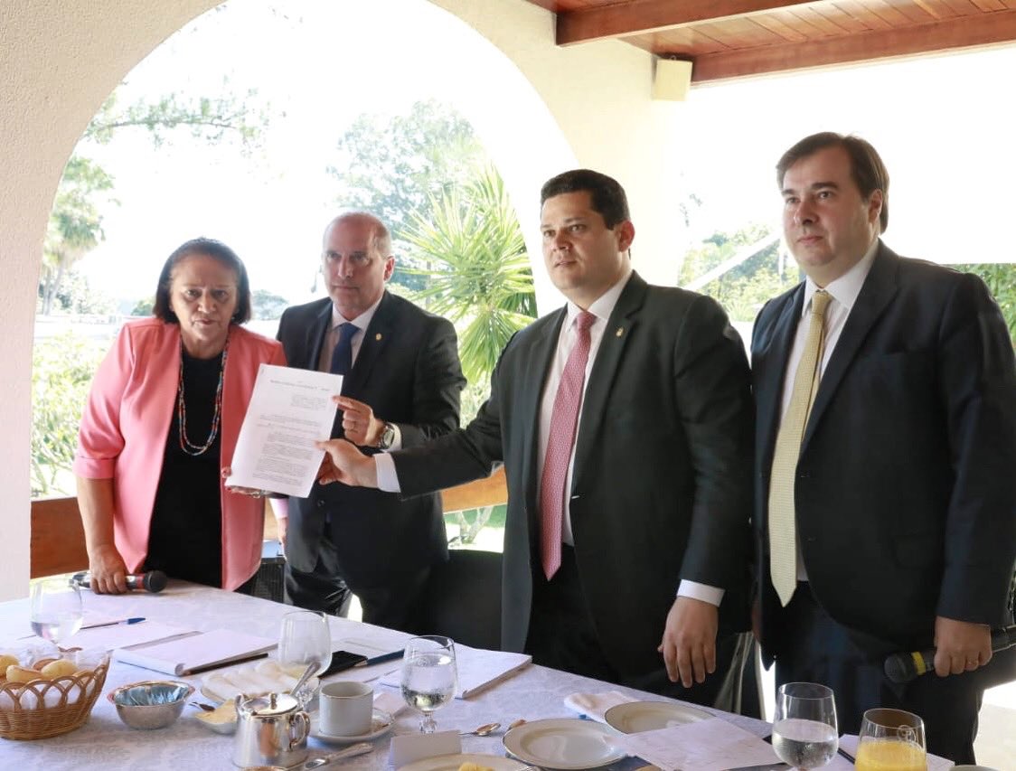 Fátima considera "inaceitável" demora do governo para ajudar estados em crise