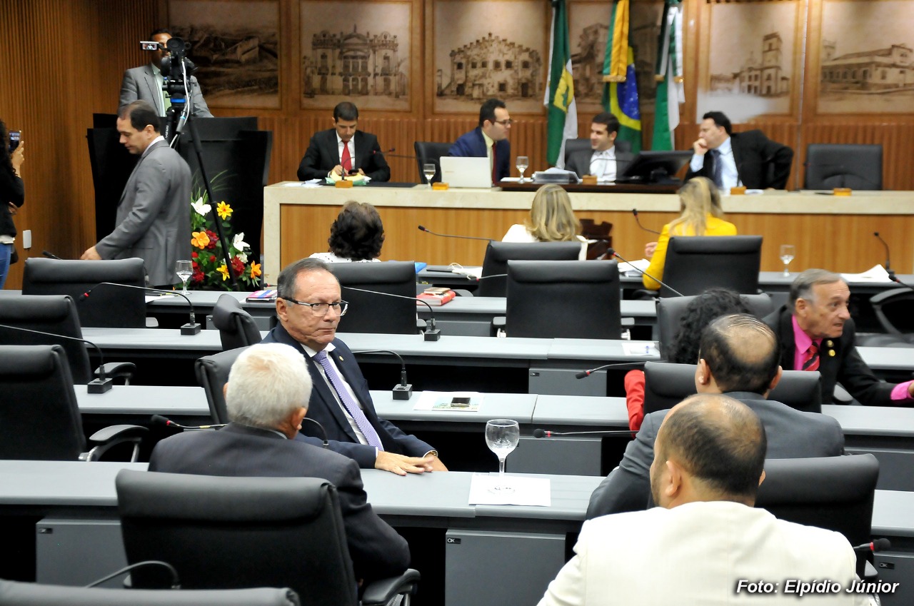 Câmara Municipal de Natal rejeita bolsa para transexuais e travestis