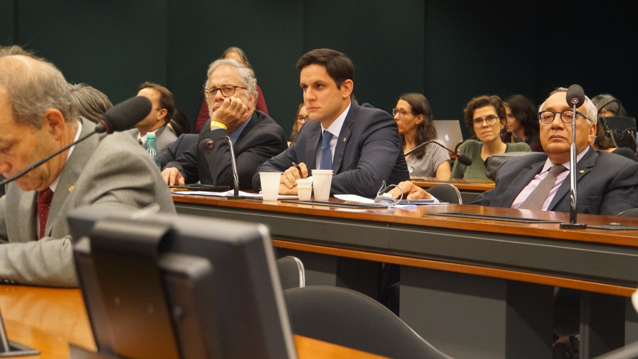 "Produção científica no Brasil não é prioridade", denuncia deputado potiguar