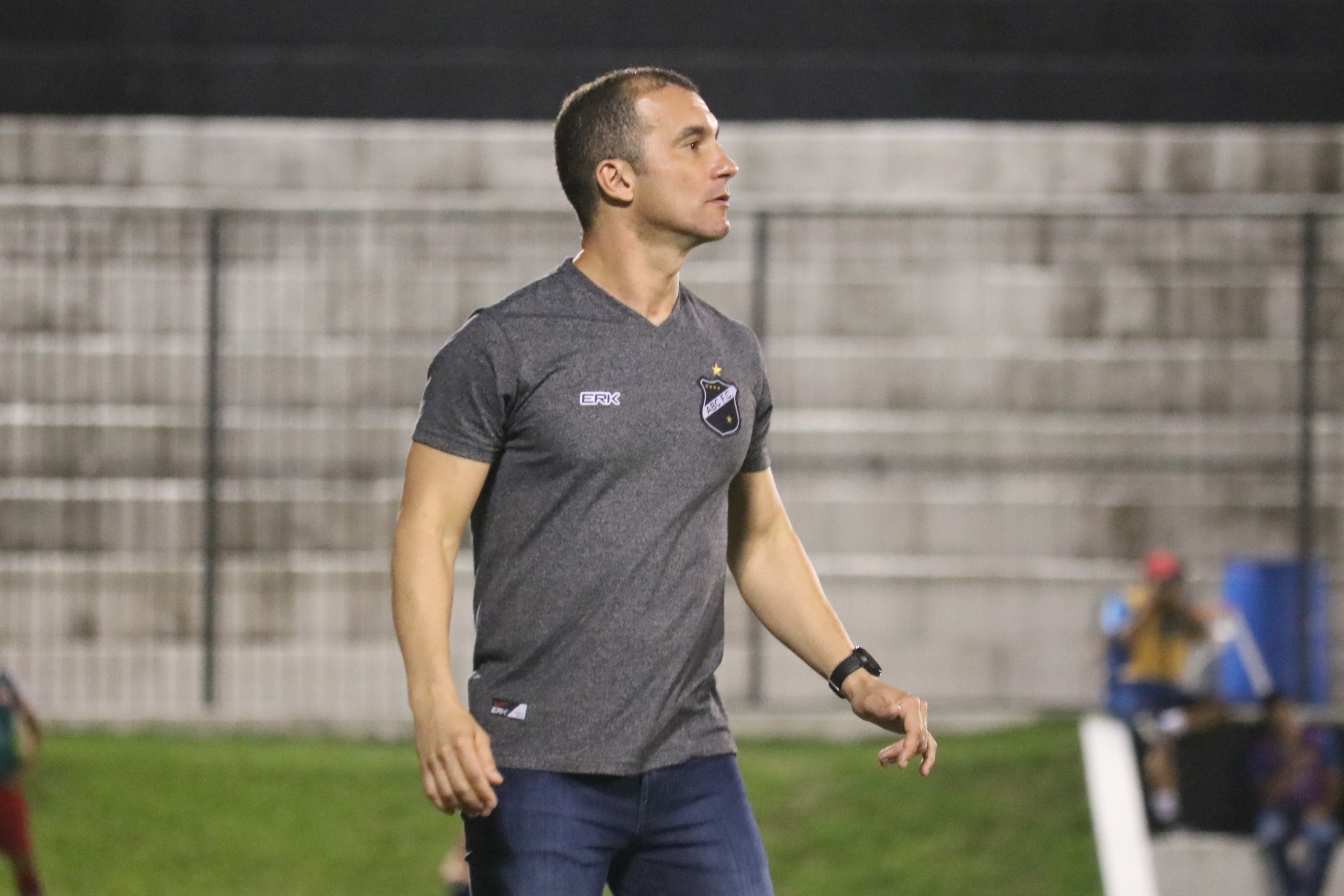 Técnico do ABC celebra vaga na Copa do Nordeste e garante pensamento na Série C