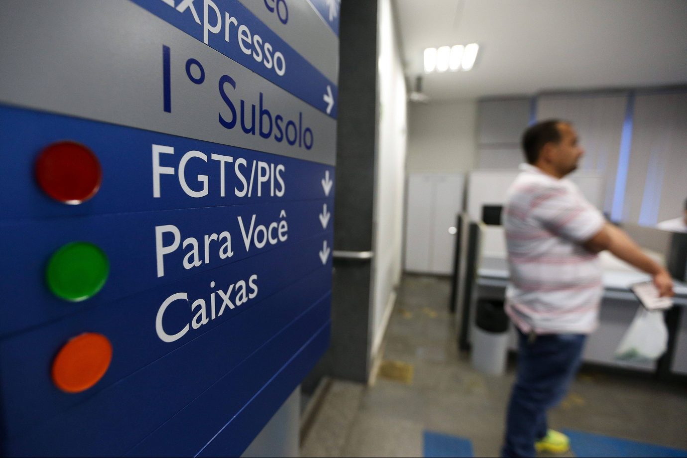 Ministério estuda medidas para aumentar rentabilidade do FGTS