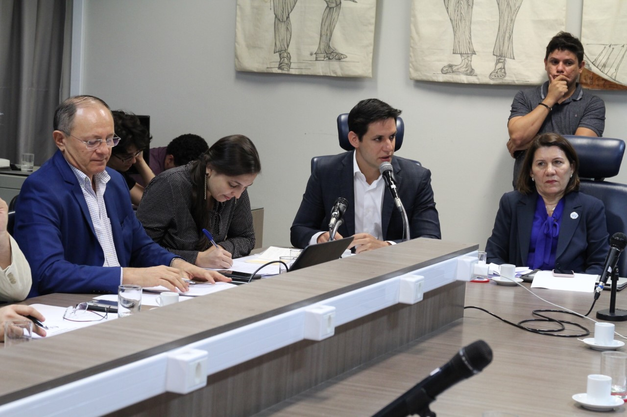 Bancada federal recebe relatório com impacto dos bloqueios nas universidades